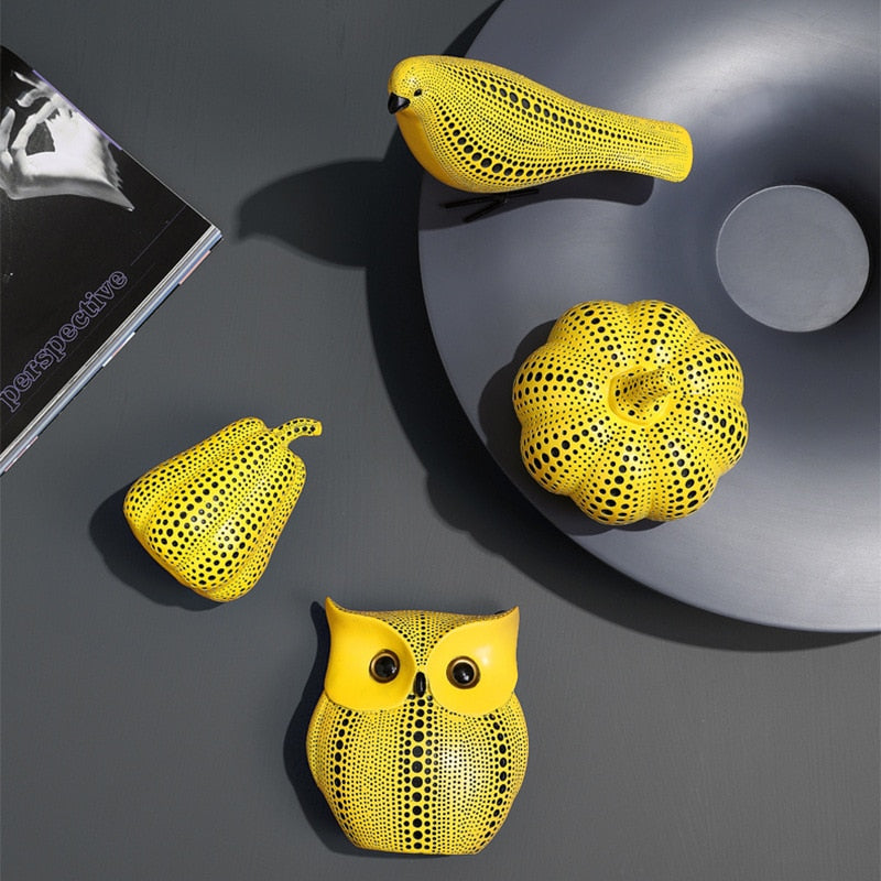 Skanto | Kusama Yayoi Stil Gresskar Skulpturer