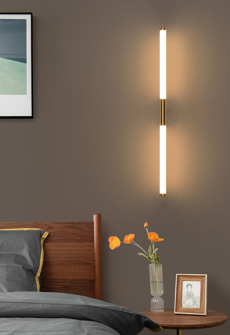 Skanto | BarGleam – Minimalistisk Gullvegglampe med en Moderne Vri