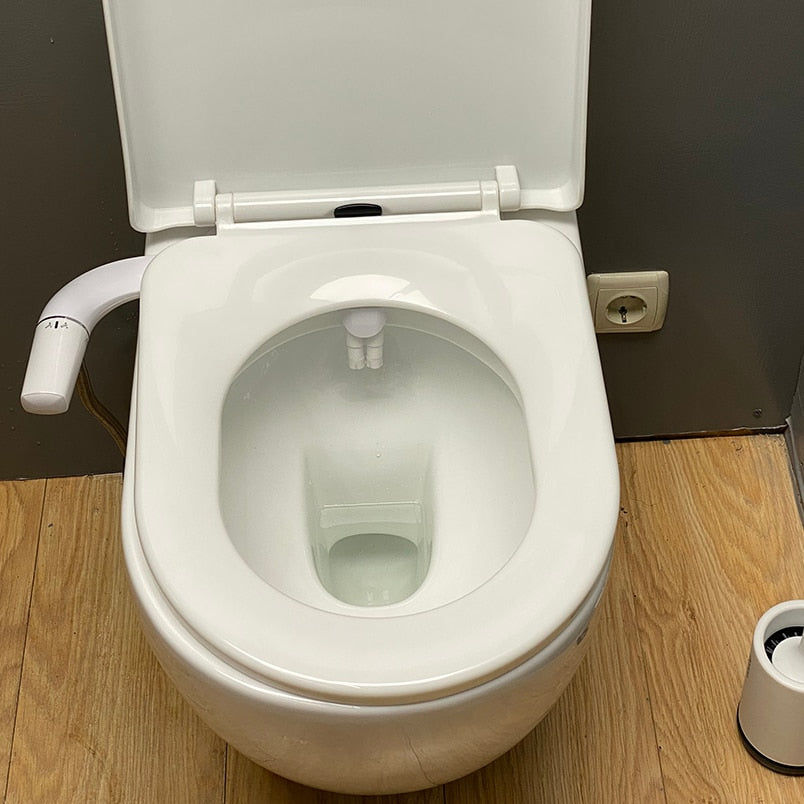 Skanto | Ultra Slim Sleeky Spray Bidet