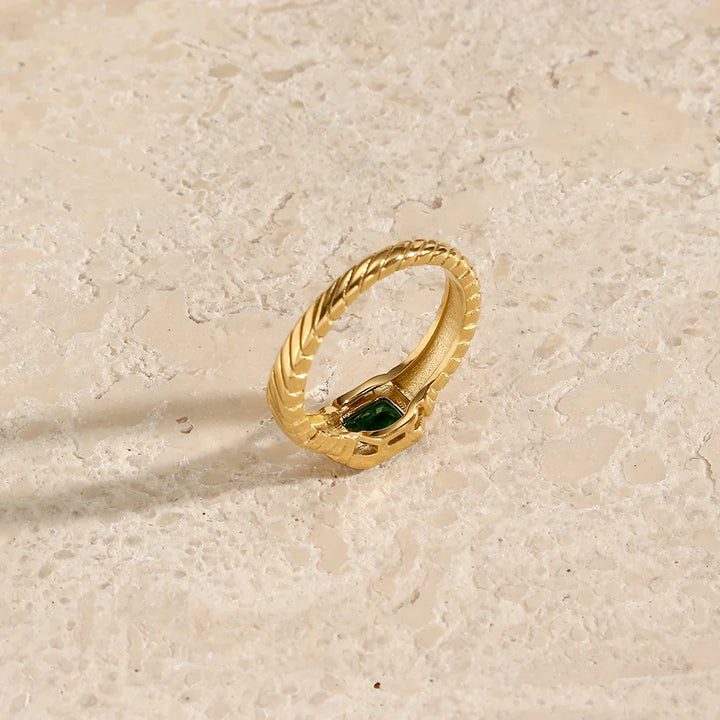 Skanto | Krysstrimmlet Baguette Diamantring