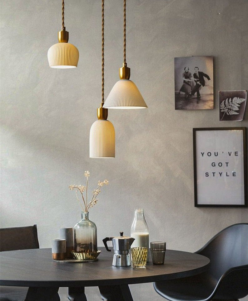 Moderne nordisk keramik-pendellamper