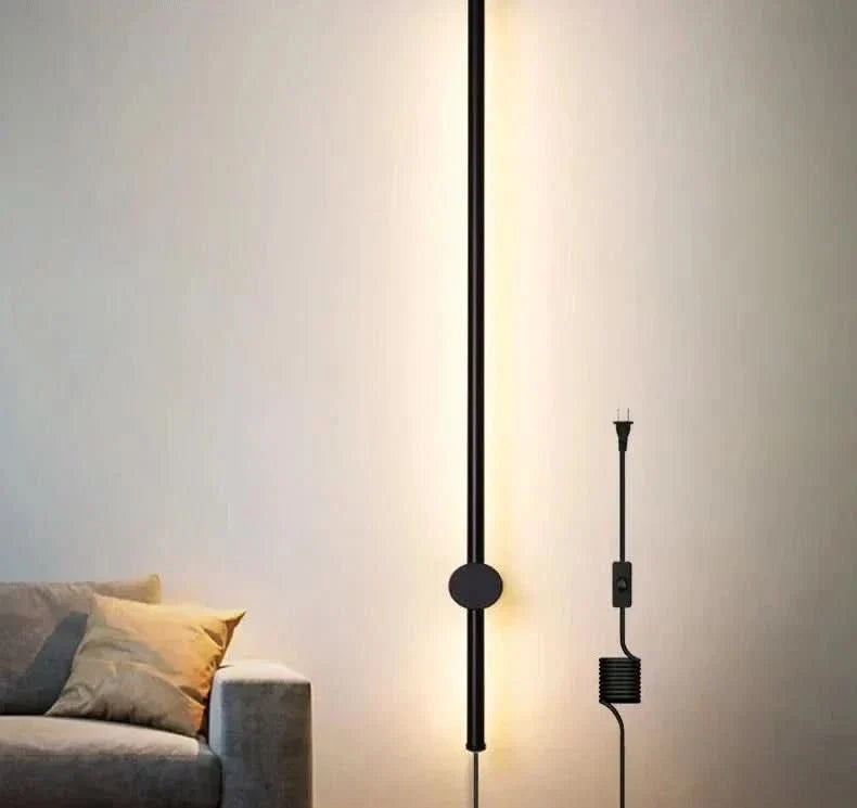 Skanto | Minimalistisk Vegglampe med Stikkontakt og LED Lys