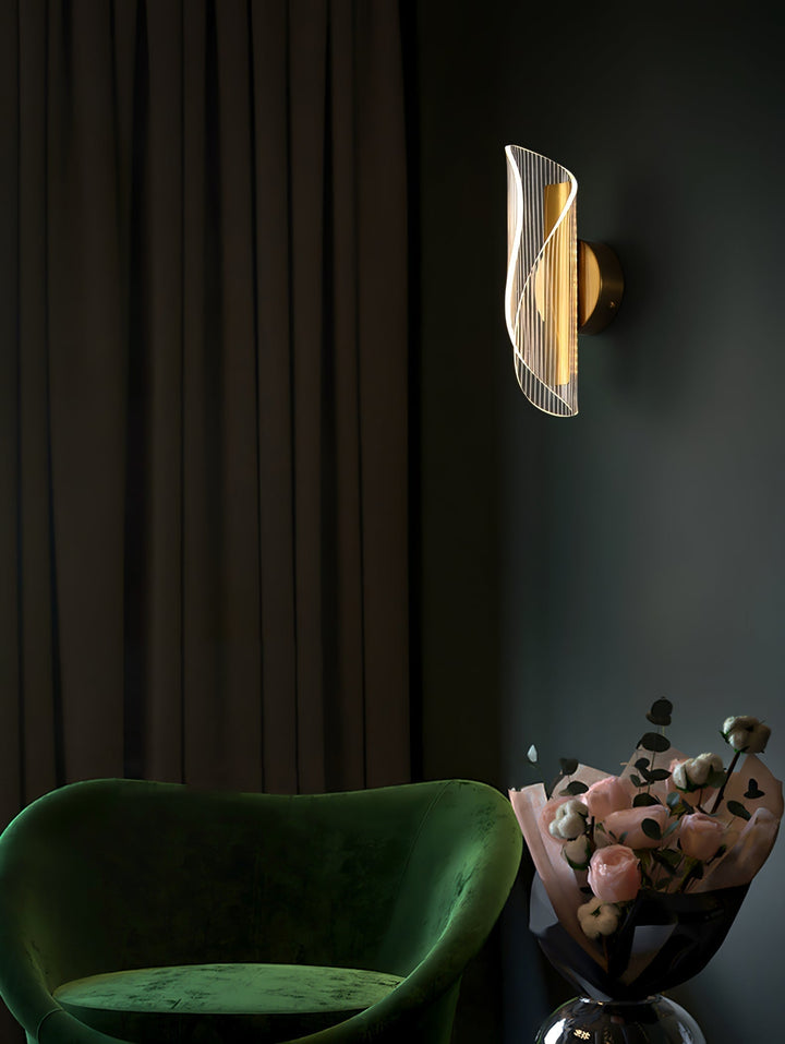 Skanto | CrystalAura – Funklende Krystall Vegglampe for Glamourøs Touch