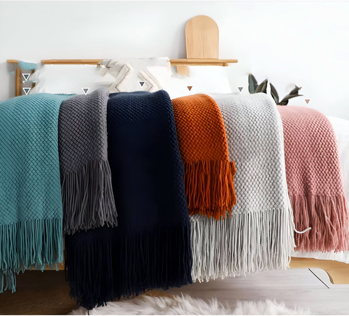 Skanto | KNITCOVE – Stilig strikket fleece teppe