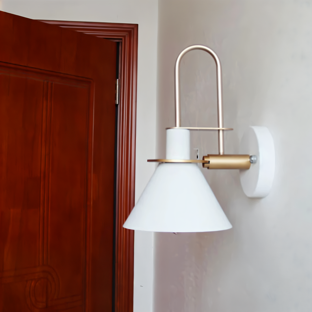 Skanto | Postmoderne LED Vegglampe med Trompetformet Design