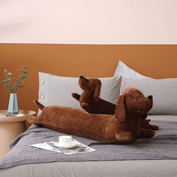 SnuggleHound Pute - Ergonomisk Dachsund Plysjpute | Skanto