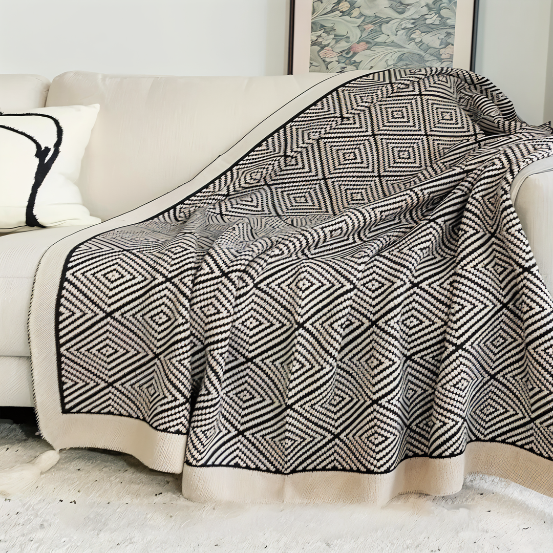 Skanto | POLYSTRIPE – Koselig svart-hvit geometrisk fleece-teppe