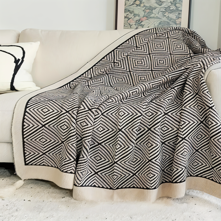 Skanto | POLYSTRIPE – Koselig svart-hvit geometrisk fleece-teppe