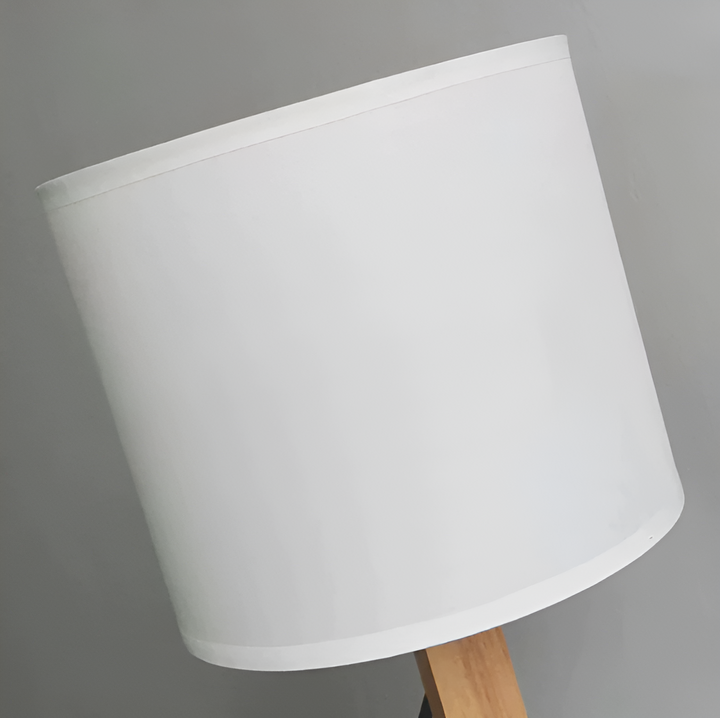 Fleksibel Robot Skrivebord Lampe Laget av Massivt Tre – LumoBot | Skanto