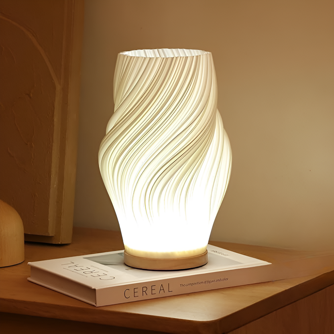 Skanto | DreamWave - Moderne kremfarget 3D bølgelampe med elegant metallbase