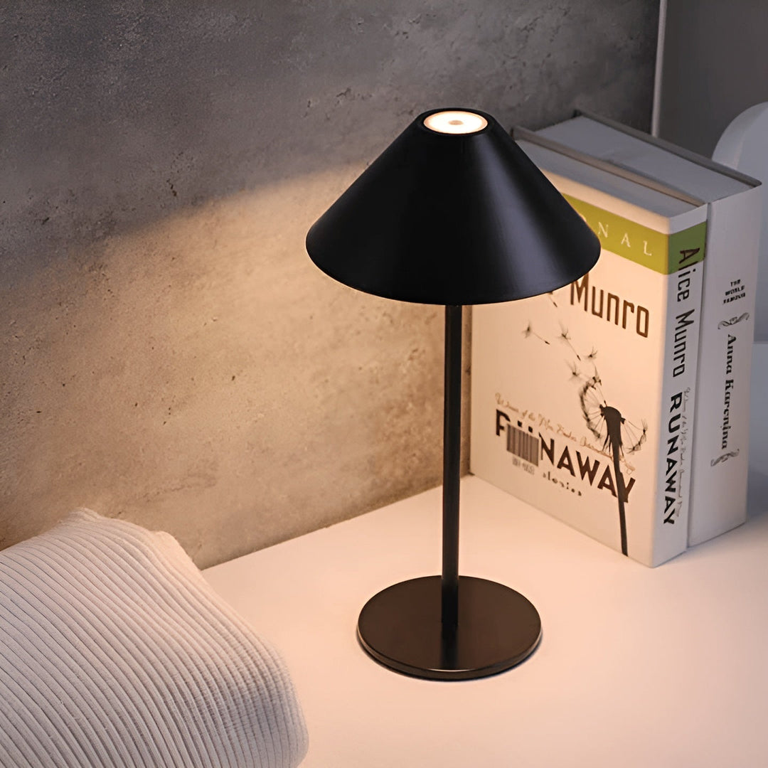 Skanto | LumiLuxe - Dimbar nordisk kjegle LED-bordlampe med berøringskontroll