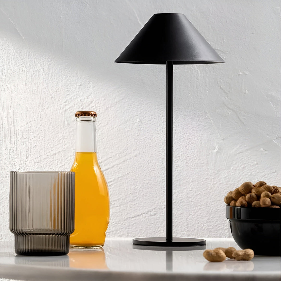 Skanto | LumiLuxe - Dimbar nordisk kjegle LED-bordlampe med berøringskontroll