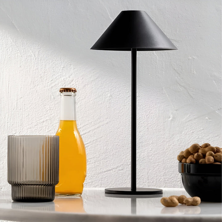 Skanto | LumiLuxe - Dimbar nordisk kjegle LED-bordlampe med berøringskontroll