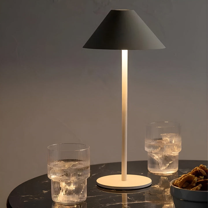 Skanto | LumiLuxe - Dimbar nordisk kjegle LED-bordlampe med berøringskontroll