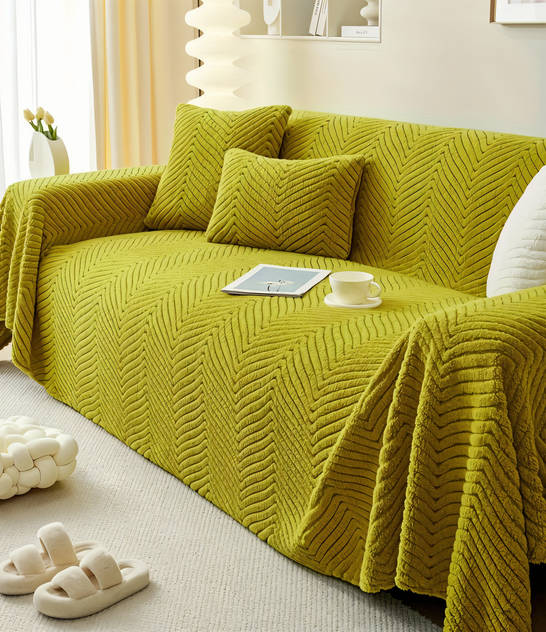Skanto | LuxuraWrap Sofa Cover – Non‑Slip Pet‑Friendly Couch Protector
