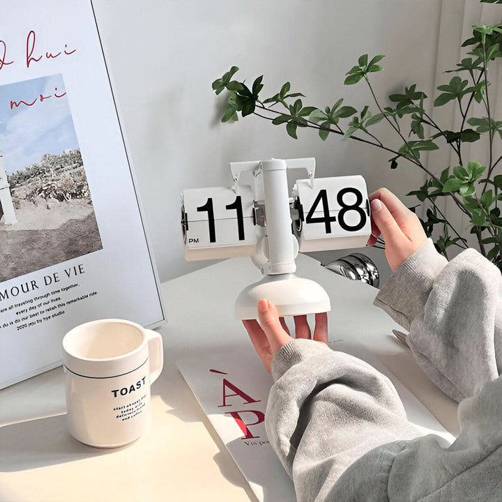 Skanto | Minimalist Flip Clock Automatisk Retro Skrivebordsur