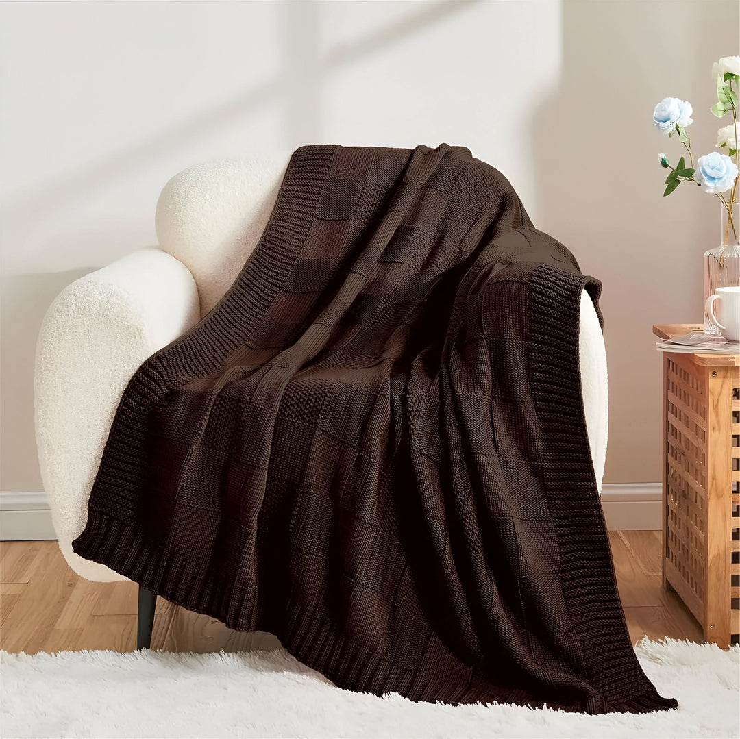 Skanto | MONOSTRIPE – Minimalistisk strikket teppe