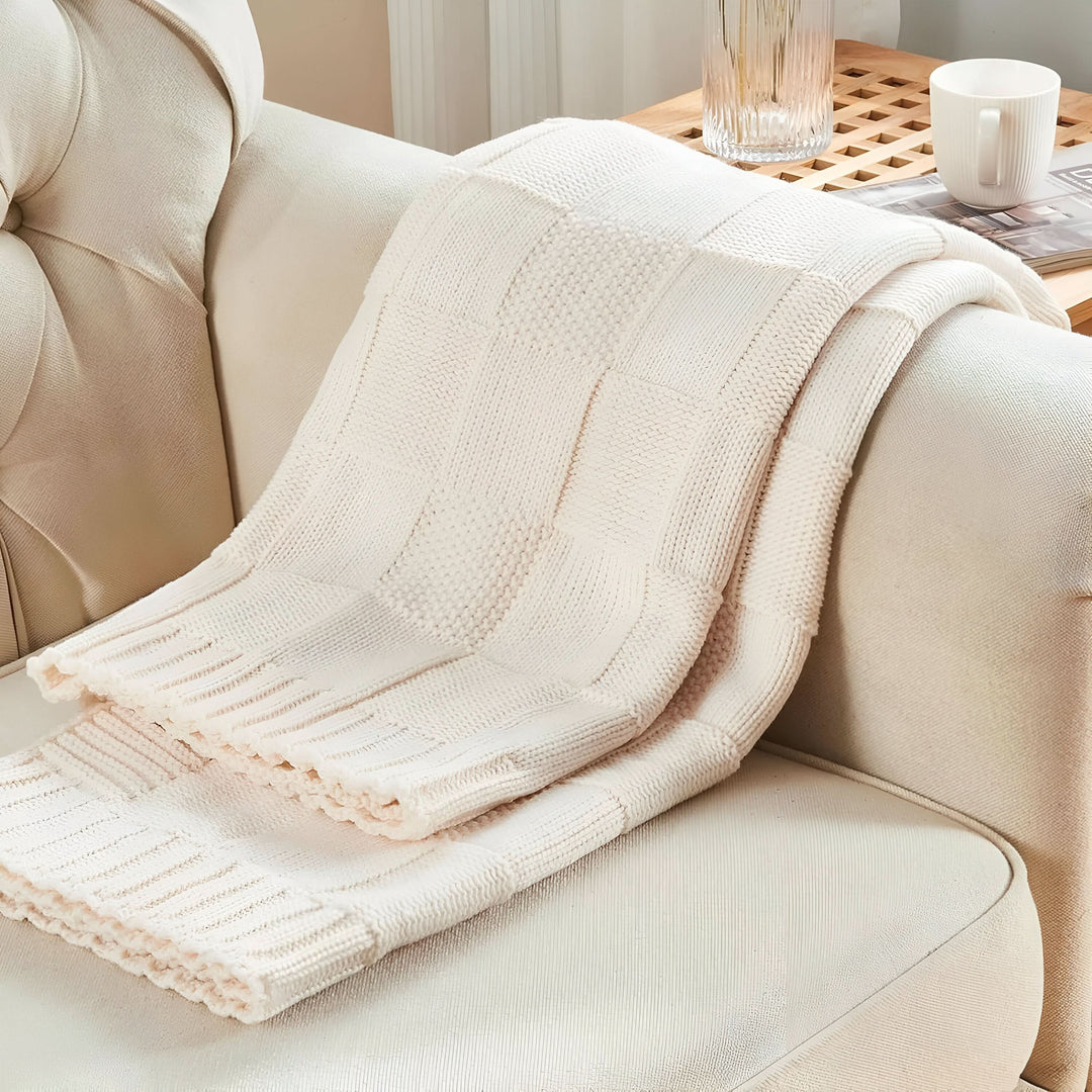 Skanto | MONOSTRIPE – Minimalistisk strikket teppe