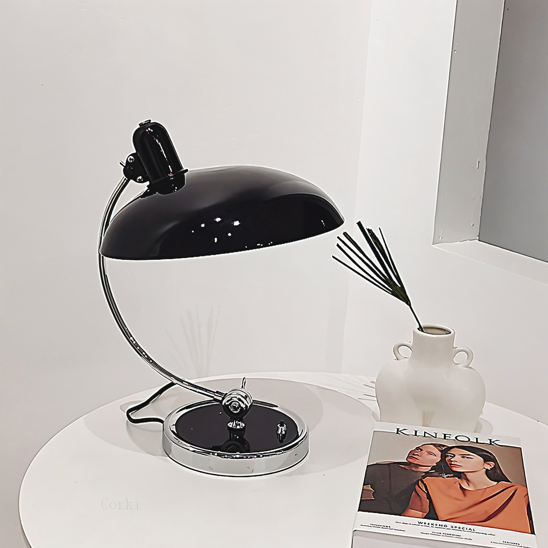 Skanto | Justerbar vintage skrivebordslampe laget av jern – Virella