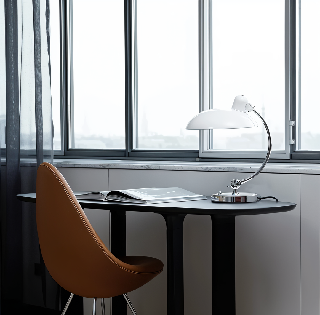 Skanto | Justerbar vintage skrivebordslampe laget av jern – Virella