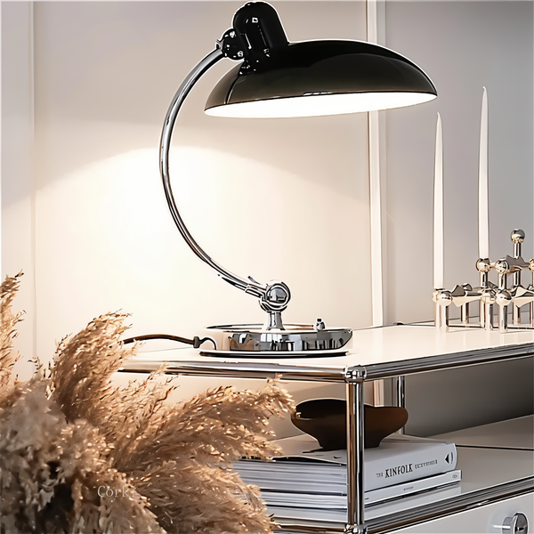 Skanto | Justerbar vintage skrivebordslampe laget av jern – Virella