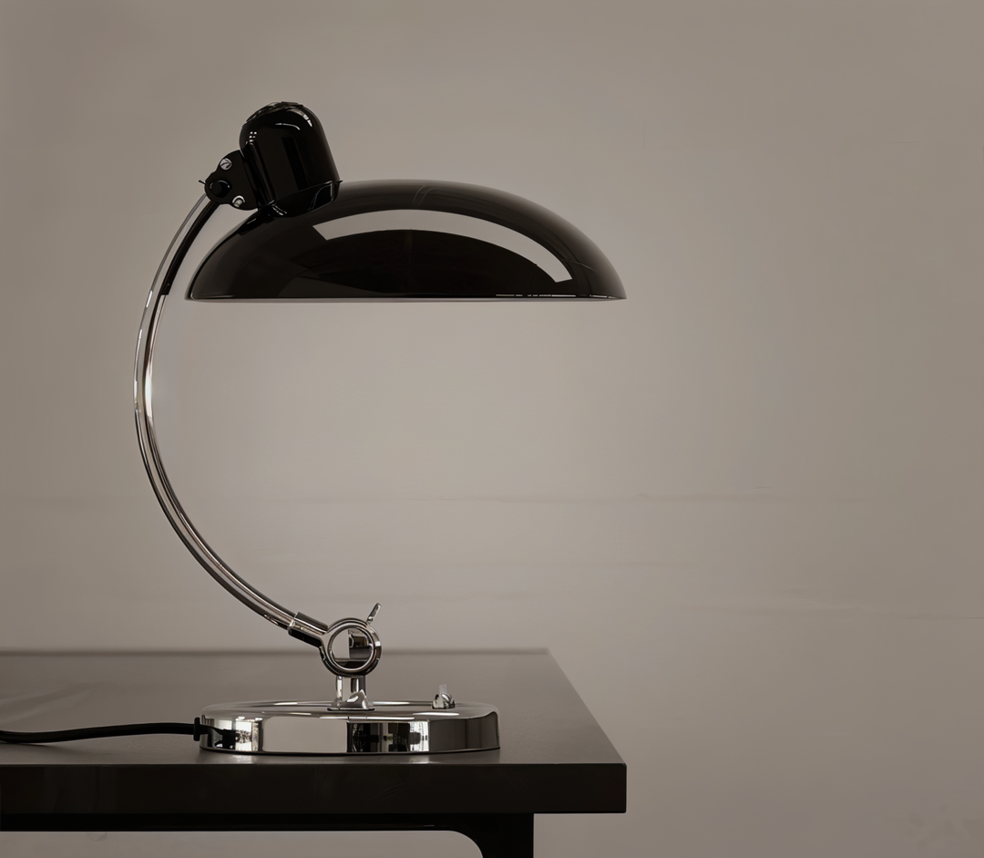 Skanto | Justerbar vintage skrivebordslampe laget av jern – Virella