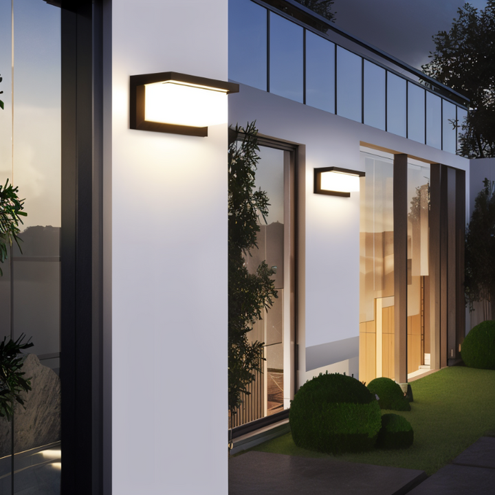Vanntett utendørs LED-vegglampe med bevegelsessensor | Skanto