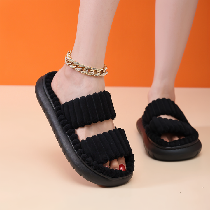 Skanto | Sofie - Fôrede slippers laget av plysj med kryssbånd