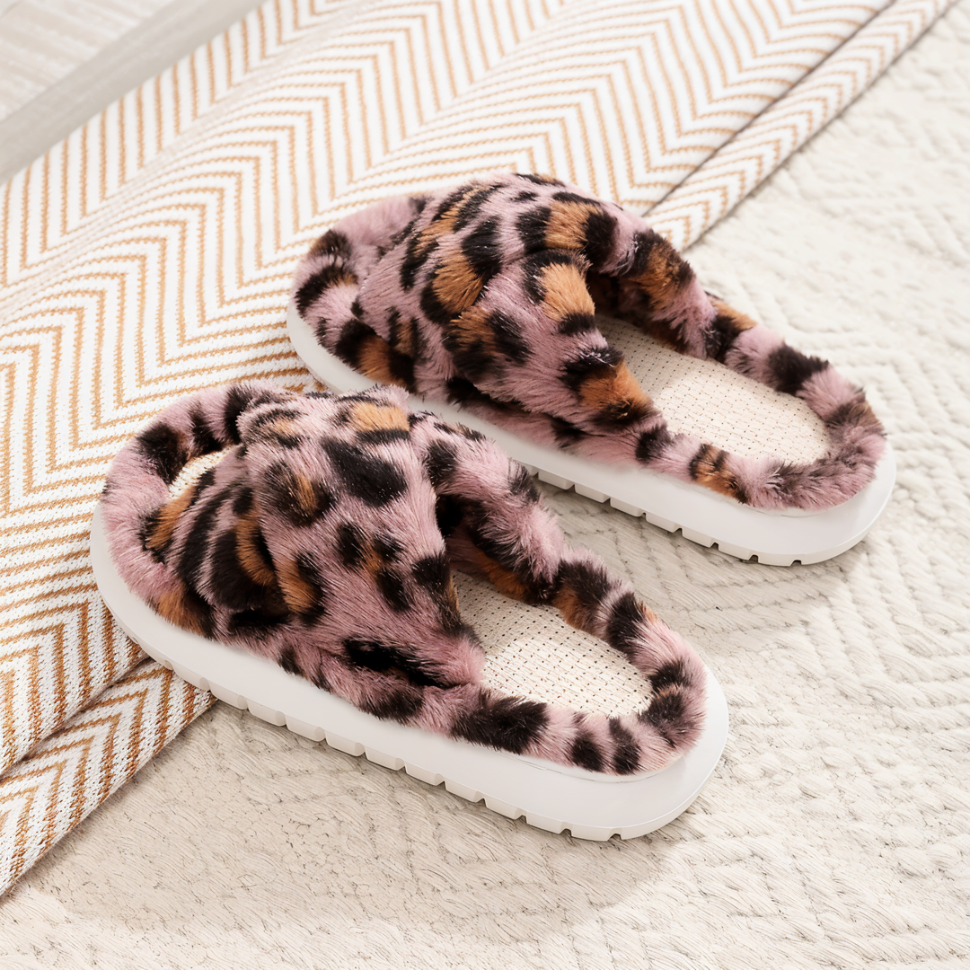 Skanto | Sofie - Fôrede slippers laget av plysj med kryssbånd