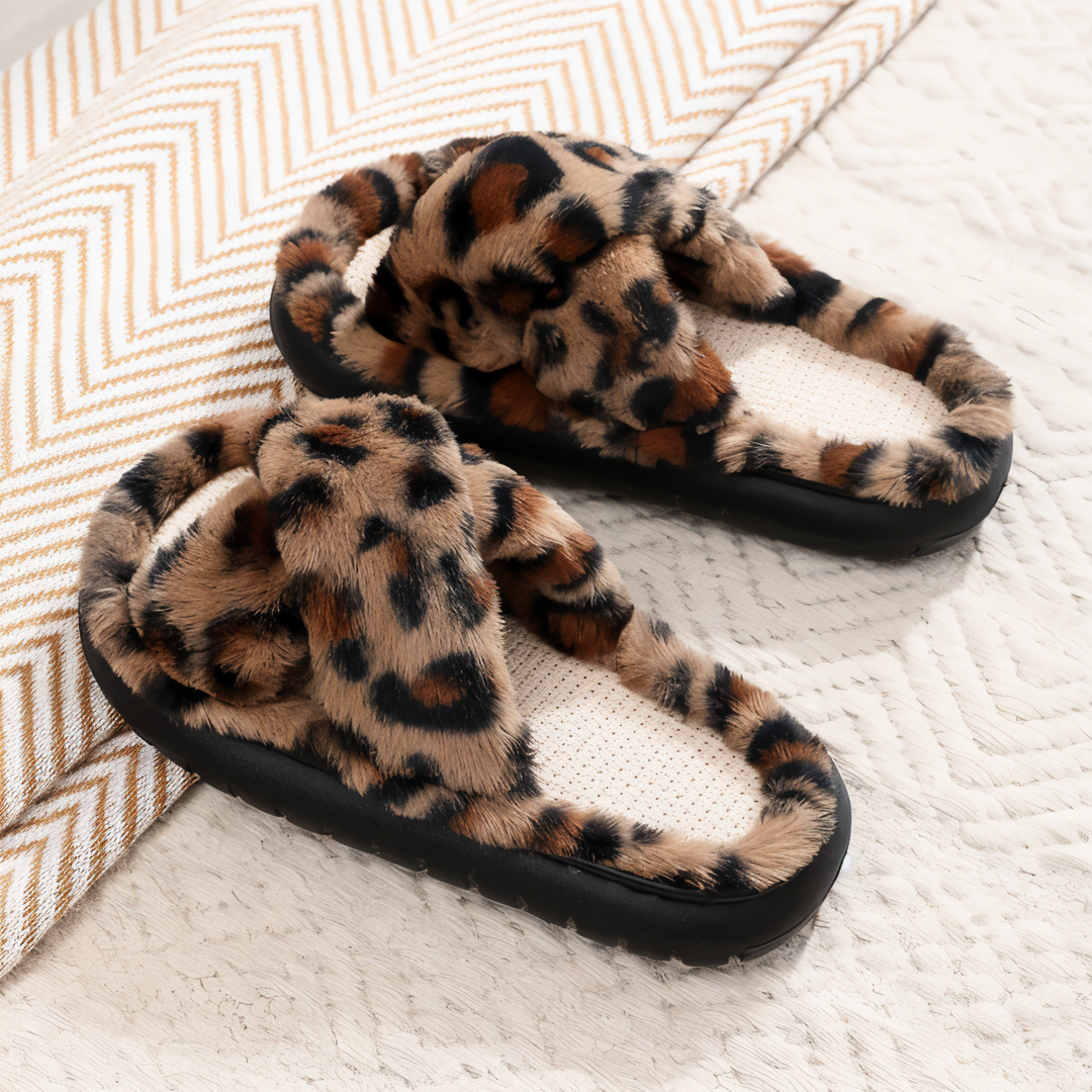 Skanto | Sofie - Fôrede slippers laget av plysj med kryssbånd