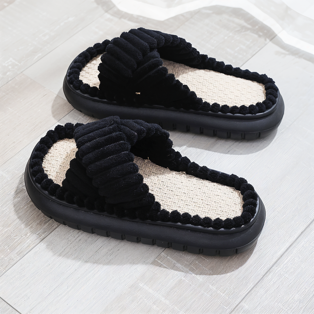 Skanto | Sofie - Fôrede slippers laget av plysj med kryssbånd