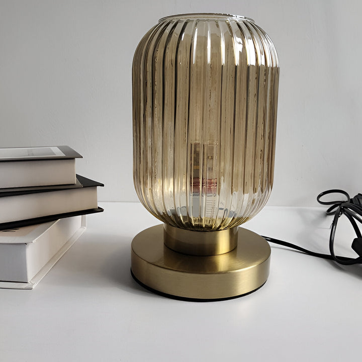 Skanto | Nordisk Bordlampe med Ribbebehandlet Glass