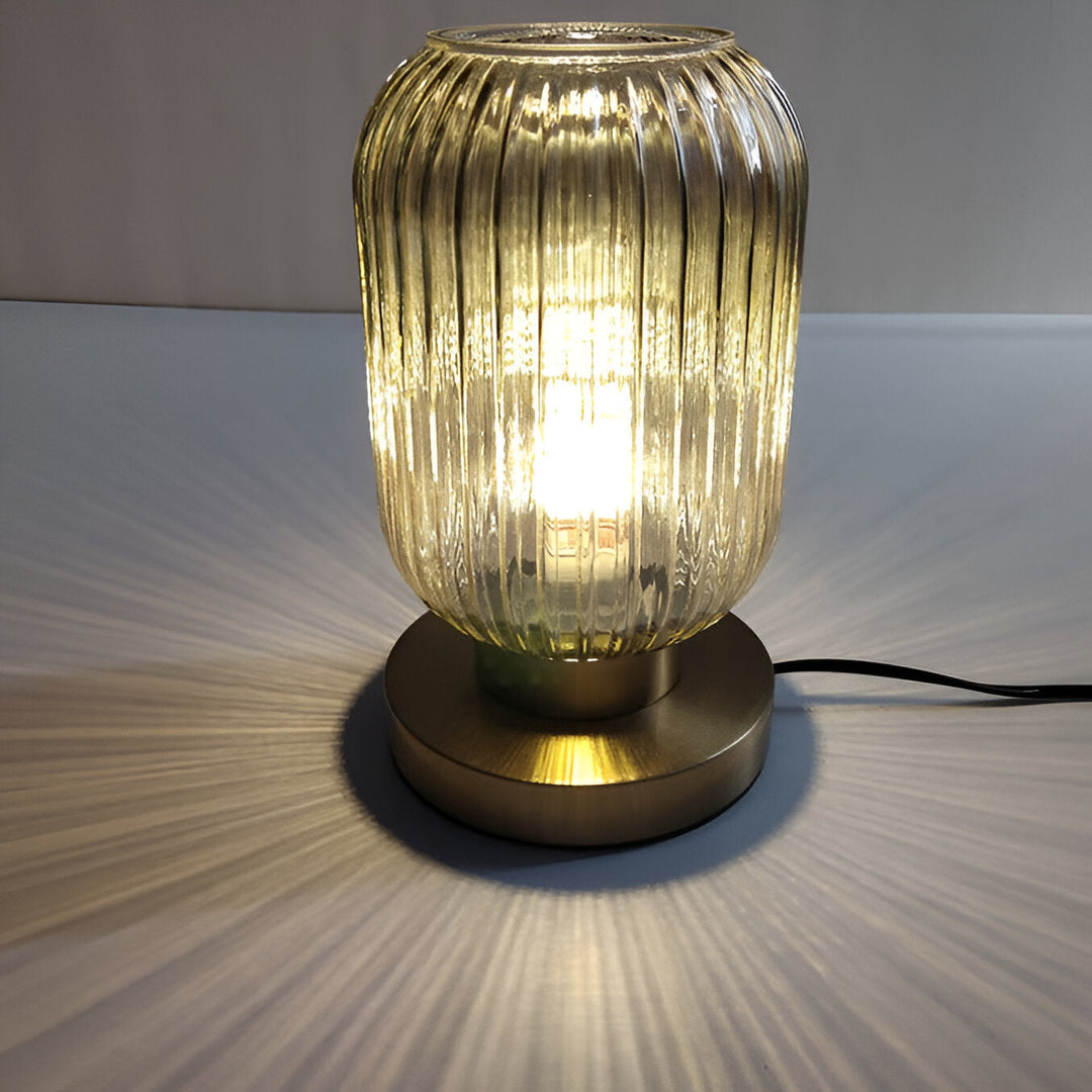Skanto | Nordisk Bordlampe med Ribbebehandlet Glass
