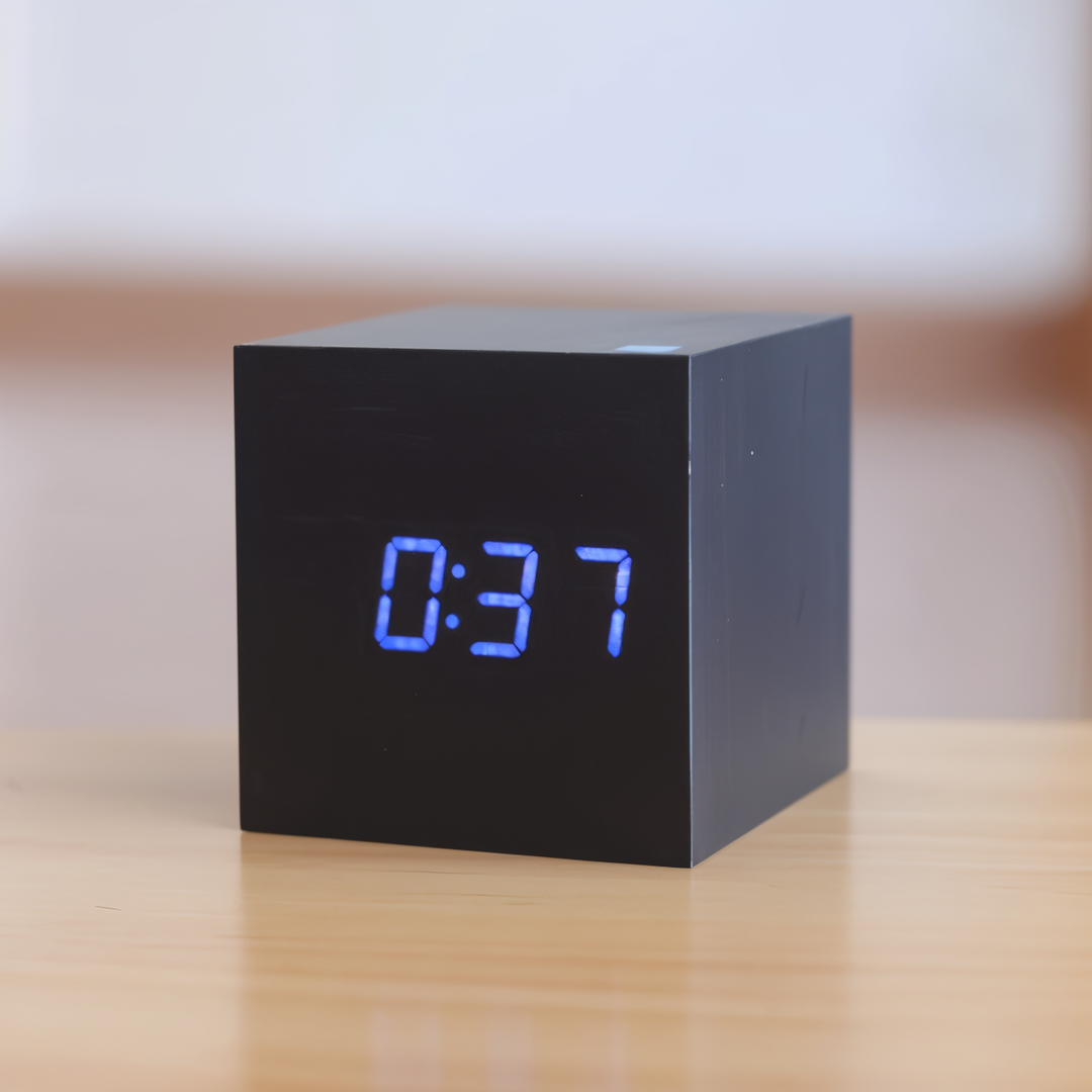 Skanto | Digital LED Klokke - Kubeklokke - Treklokke