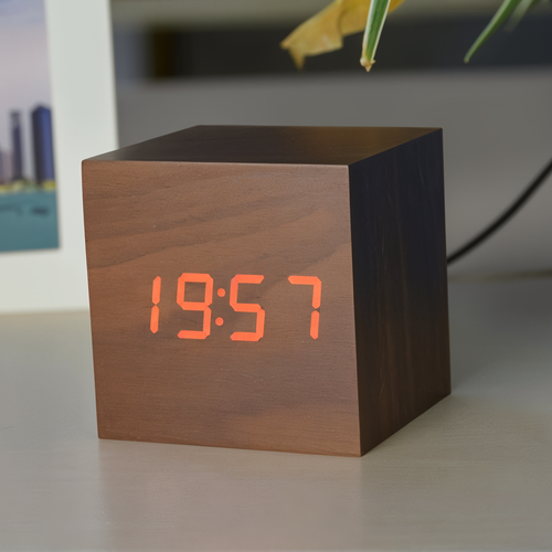 Skanto | Digital LED Klokke - Kubeklokke - Treklokke