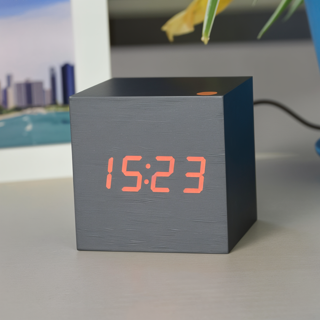 Skanto | Digital LED Klokke - Kubeklokke - Treklokke