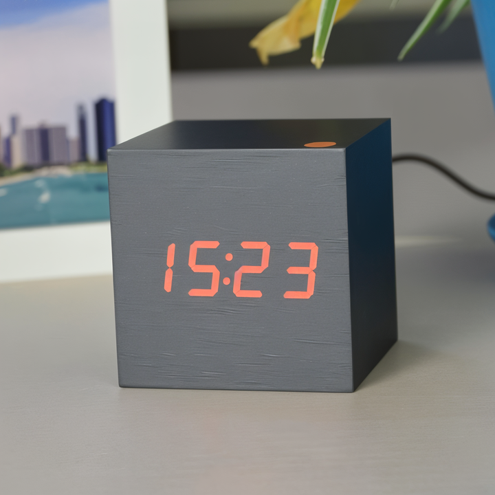 Skanto | Digital LED Klokke - Kubeklokke - Treklokke