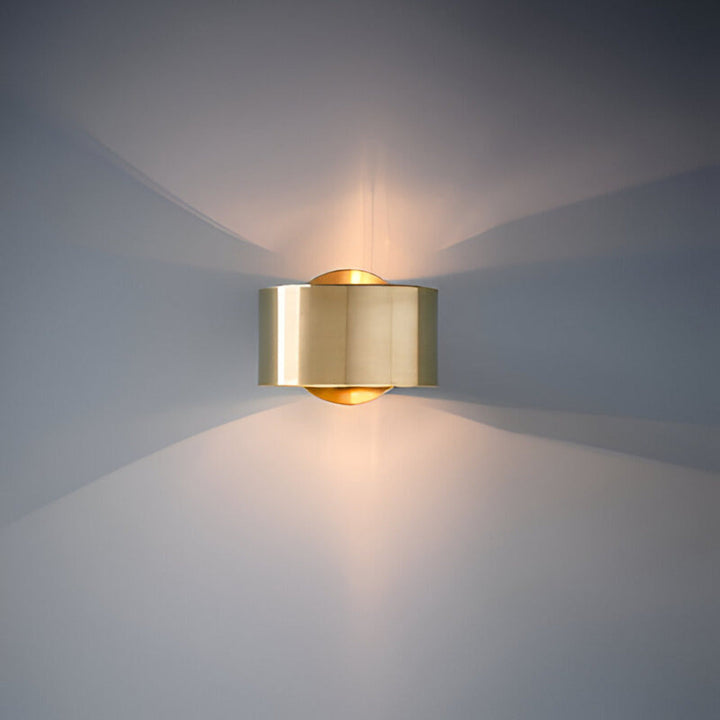 Skanto | Gylden Minimalistisk Vegglampe