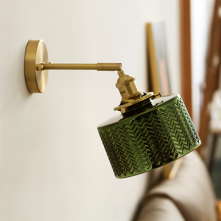 Skanto | Justerbar LED Vegglampe i Ribbete Glass i Skandinavisk Design