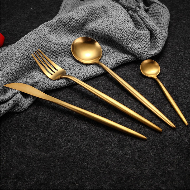 Arya Gold Bestikksett – Elegant Enkelhet i Gull | Skanto