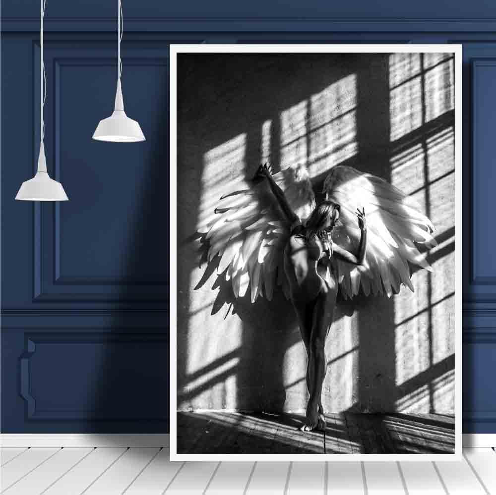 Fotokunsttrykk med engel i vinduet og skyggen
