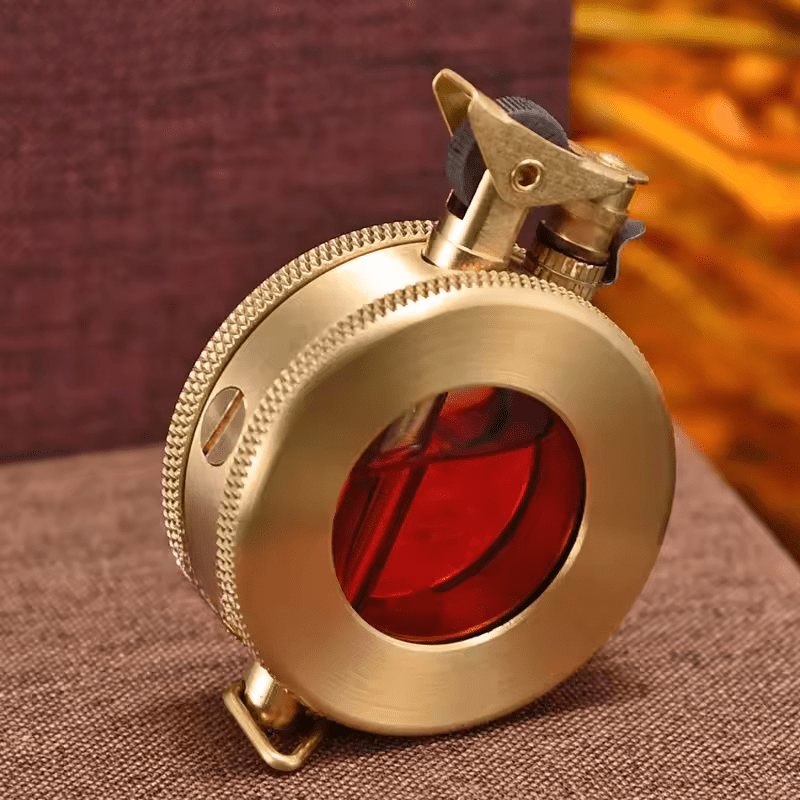 Skanto | Retro storm lighter med robust metallkabinett