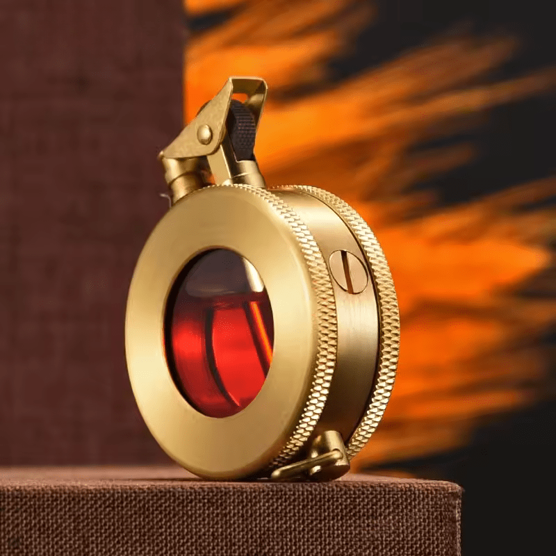 Skanto | Retro storm lighter med robust metallkabinett