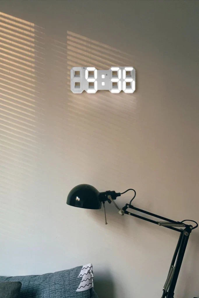 Skanto | TimeGlow 3D LED Veggklokke – Digital klokke med justerbart lys