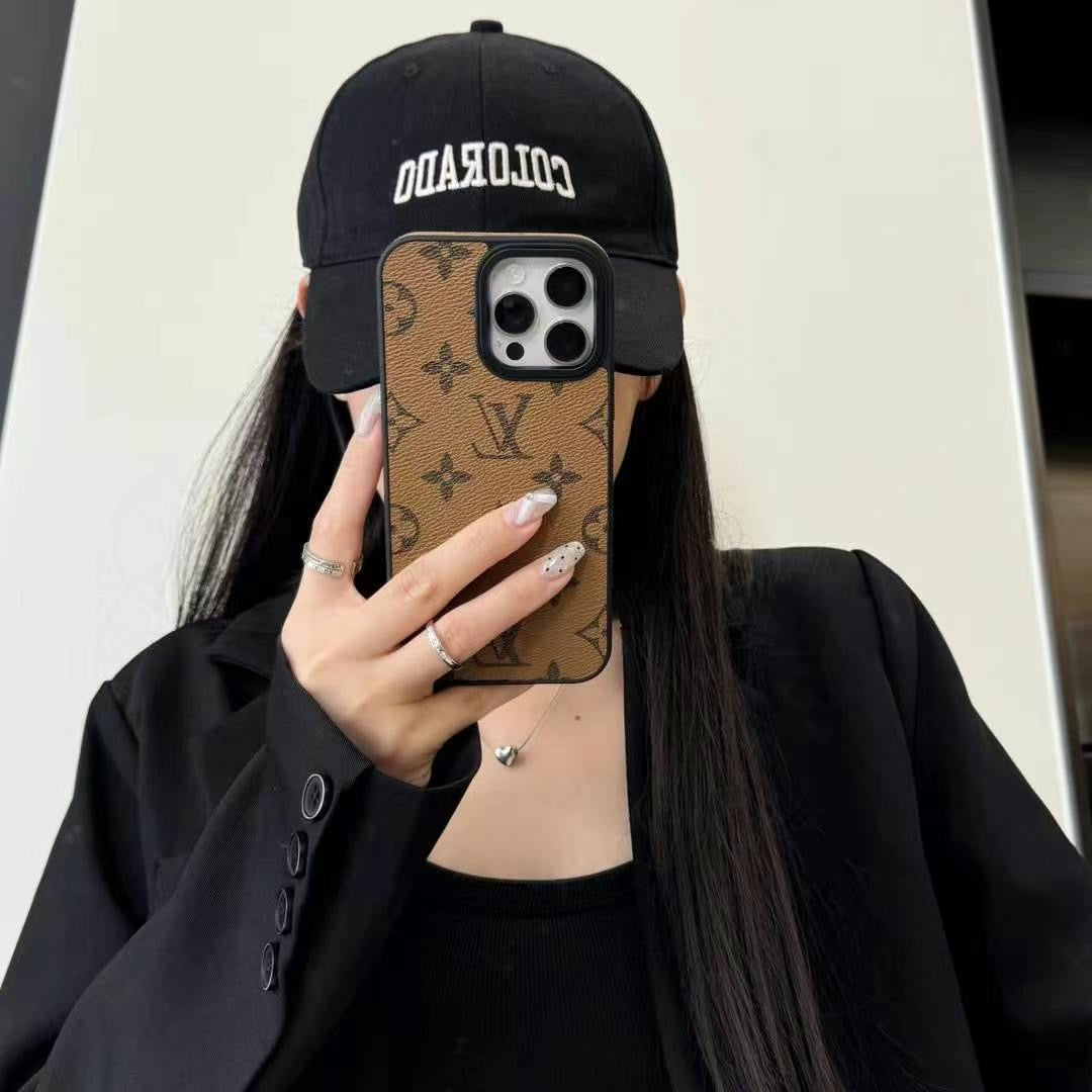Skanto | Luksuriøs merkevare designer lærveske for iPhone