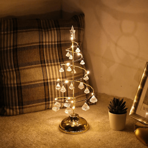 Skanto | LED Juletre Lampe – Spiraldesign & Gylden Stemning