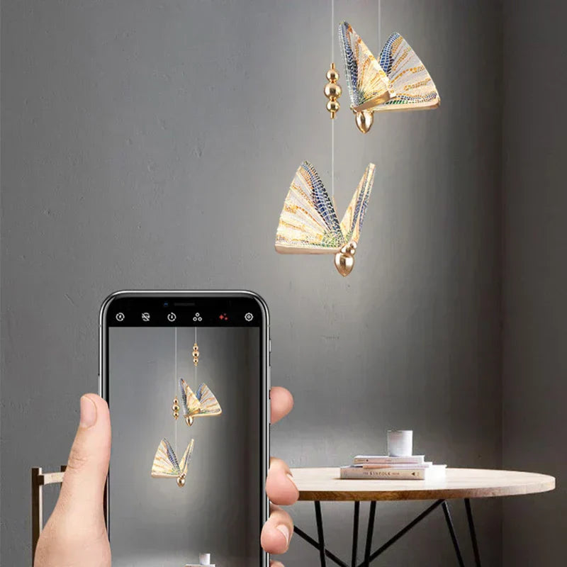Skanto | FlutterGlow – Kunstnerisk Sommerfuglformet Pendellampe