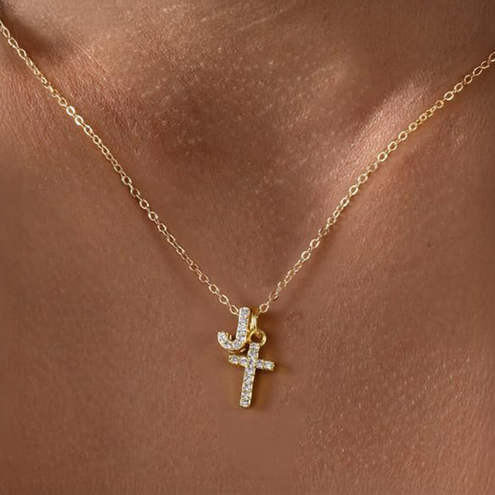 Skanto | Liten Diamant Initial & Kors Smykke