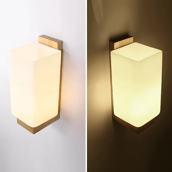 Japansk vegglampe laget av tre for soverom – Minimalistisk lampe med naturlig belysning | Skanto