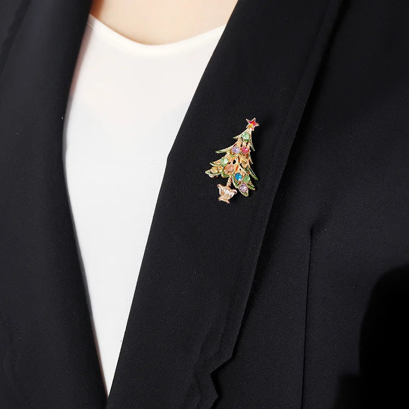 Skanto | Glaciara Juletrær Brosje – Multicolor Strass Brosje for Kvinner, Festlig Tilbehør & Elegant Gave